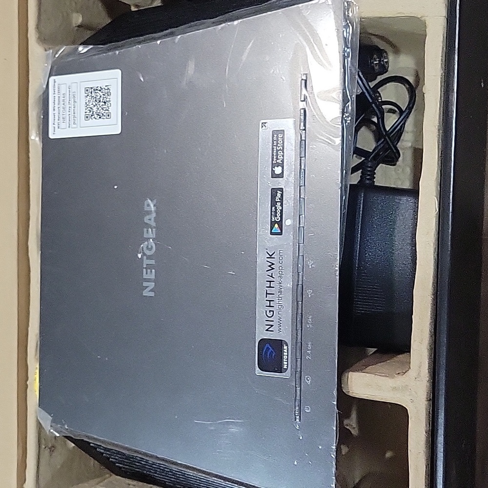NETGEAR Nighthawk AC1900 Smart Wifi Router - Picture 2 of 4